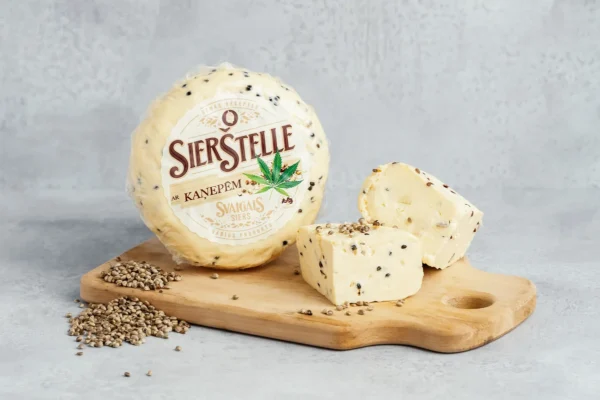 Ar kaņepēm SierŠtelle siers — Ar kaņepēm