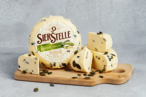SierŠtelle siers — Ar ķirbju sēklām